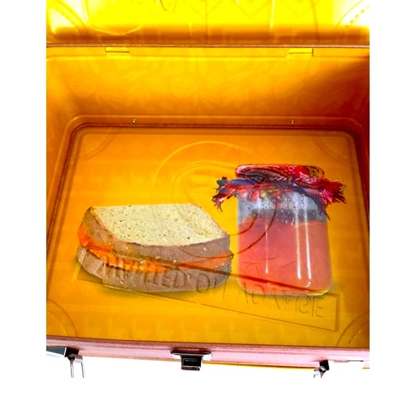 Paddington in Peru - Paddington’s Suitcase Popcorn Bucket 🥪🍊 - Picture 4 of 6